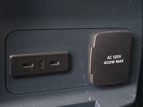Used 2025 Ford Maverick Lobo AWD/4WD image 15