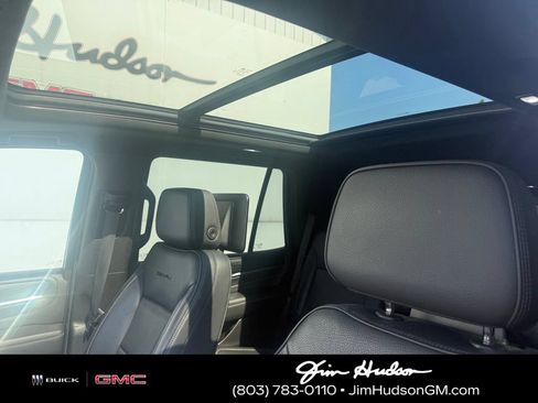 Used 2021 GMC Yukon Denali w/ Denali Premium Package AWD/4WD image 6