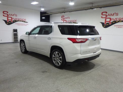 Used 2020 Chevrolet Traverse Premier AWD/4WD image 2