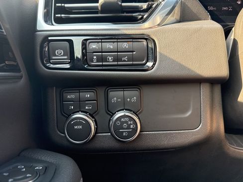 Used 2025 GMC Yukon Denali image 26