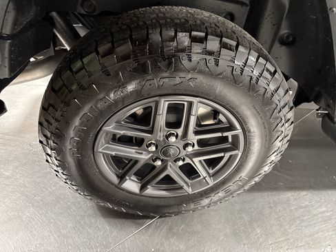 Used 2025 Jeep Wrangler Unlimited Sport AWD/4WD image 12