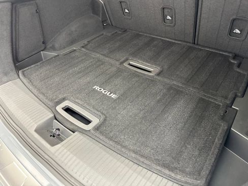 Used 2025 Nissan Rogue Platinum w/ Tech Package image 67