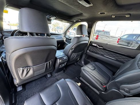 Used 2022 Hyundai Palisade Calligraphy image 16
