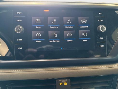 Certified 2024 Volkswagen Taos SE image 25