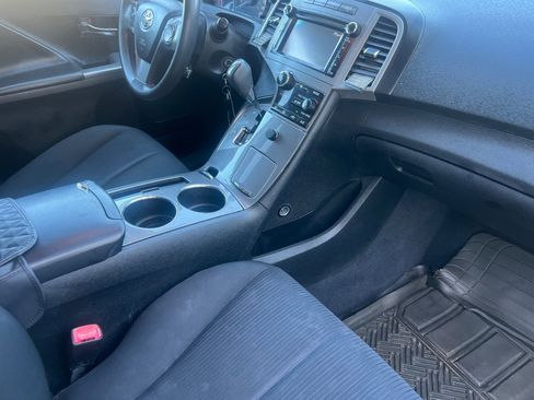 Used 2013 Toyota Venza LE image 16