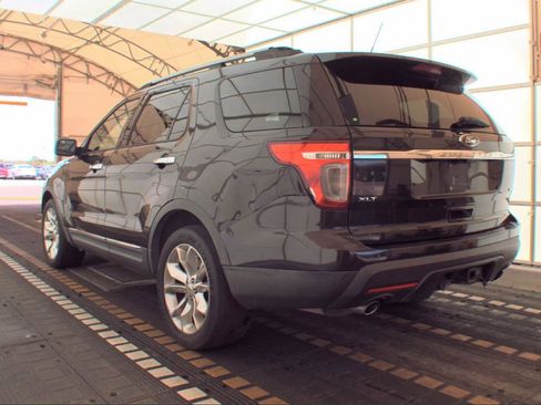 Used 2013 Ford Explorer XLT AWD/4WD image 3