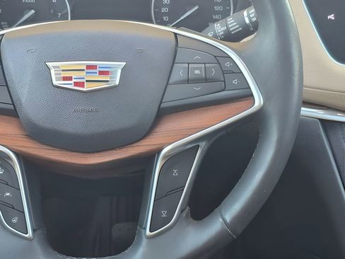 Used 2017 Cadillac XT5 Platinum w/ Driver Assist Package image 62