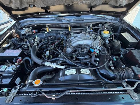 Used 1999 Nissan Pathfinder 4WD image 14