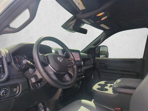 Used 2025 RAM 2500 Tradesman w/ Chrome Appearance Group image 5