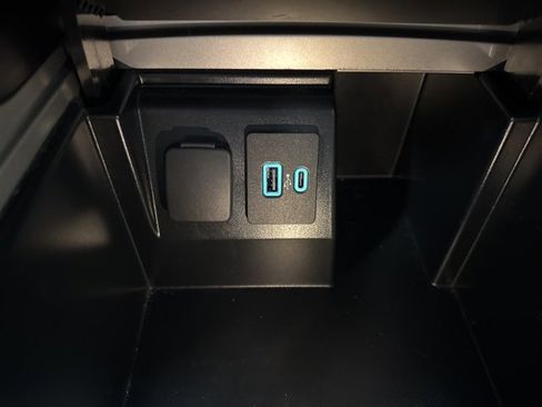 Used 2023 Ford Explorer Limited w/ Equipment Group 301A image 19