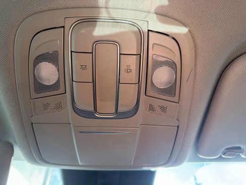 Used 2019 Hyundai Santa Fe SEL image 25