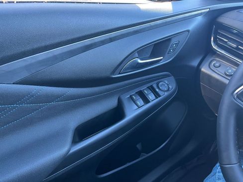 Used 2025 Buick Envista Sport Touring image 20