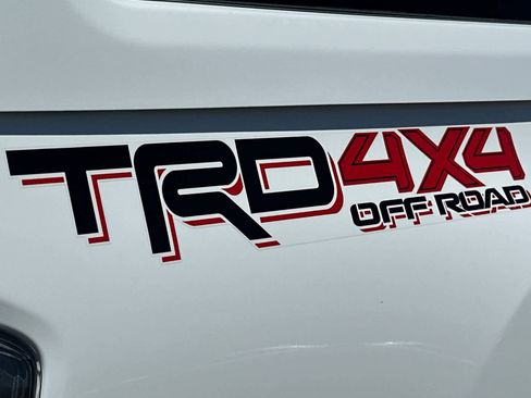 Used 2023 Toyota Tacoma TRD Off-Road w/ Technology Package AWD/4WD image 31