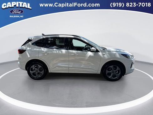 Used 2023 Ford Escape ST-Line Select image 9