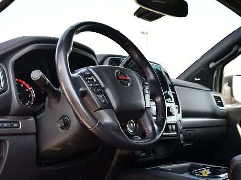 Used 2021 Nissan Titan PRO-4X w/ Pro-4x Convenience Package AWD/4WD image 12