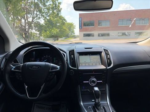 Used 2018 Ford Edge Titanium w/ Equipment Group 301A AWD/4WD image 26