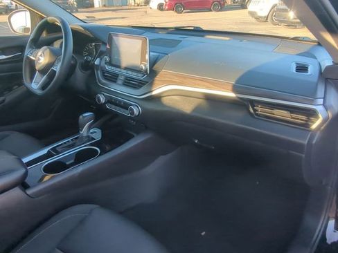 Used 2024 Nissan Altima 2.5 SV image 26