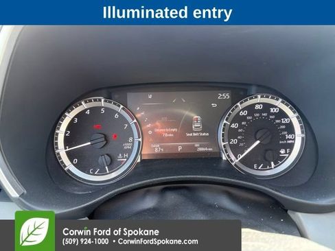 Used 2023 Toyota Highlander XLE AWD/4WD image 10