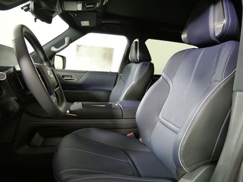 New 2026 INFINITI QX80 SPORT w/ Sport Exterior Package image 9