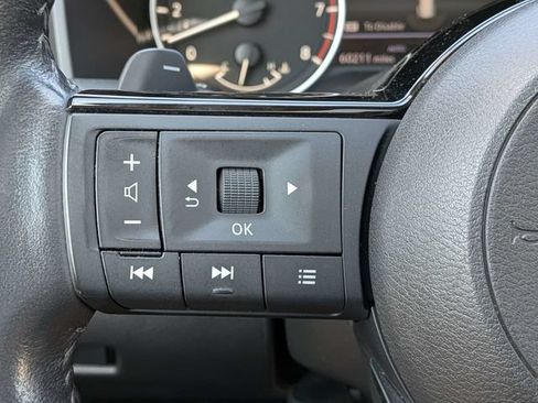 Used 2023 Nissan Rogue SL AWD/4WD image 27
