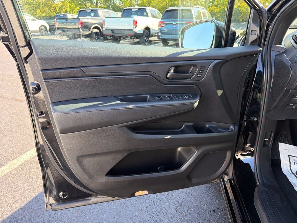 Certified 2025 Honda Odyssey Sport-L image 18