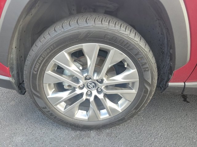 Used 2019 Toyota RAV4 Limited w/ Cold Weather Package AWD/4WD image 24