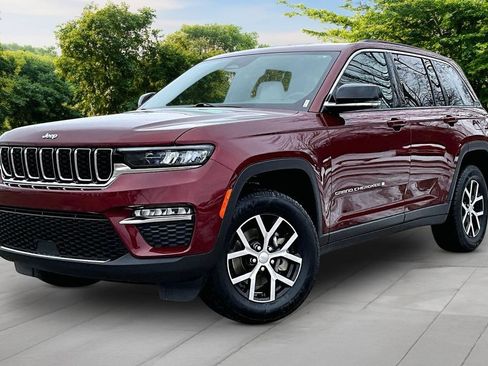 Used 2024 Jeep Grand Cherokee Limited AWD/4WD image 11