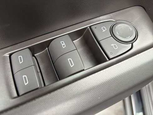 New 2024 Chevrolet Colorado LT w/ LT Convenience Package II image 14