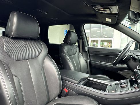 Used 2024 Hyundai Palisade Calligraphy image 32