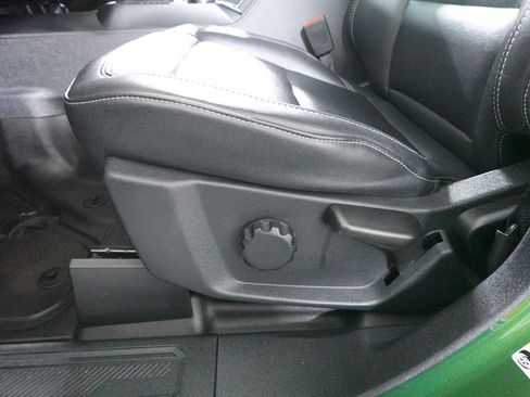 Used 2025 Ford Bronco Badlands image 11