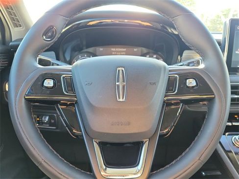 Certified 2022 Lincoln Corsair FWD image 12