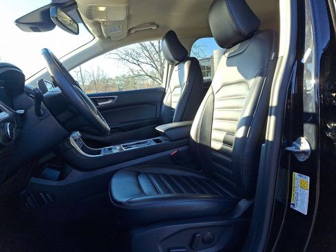 Used 2024 Ford Edge SEL image 13