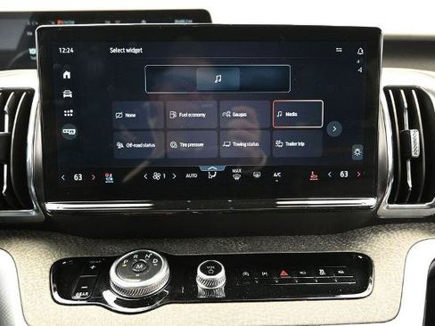 Certified 2025 Ford Expedition Tremor AWD/4WD image 34