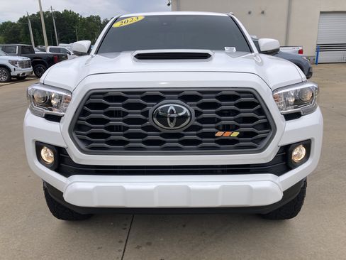 Used 2023 Toyota Tacoma 2WD Double Cab image 2