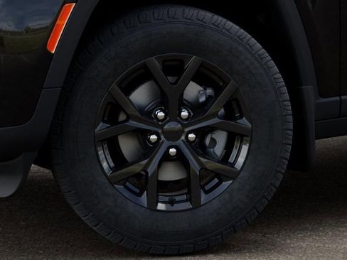 New 2026 Jeep Grand Cherokee Altitude AWD/4WD image 8