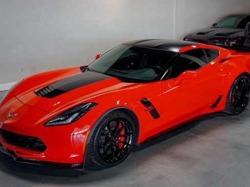 Used 2017 Chevrolet Corvette Grand Sport w/ Z07 Performance Package RWD image 31