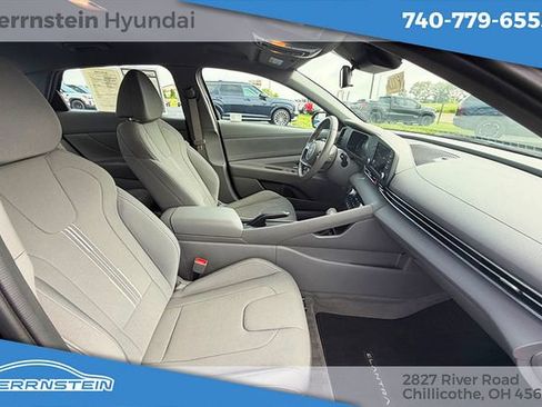 Used 2025 Hyundai Elantra Sport FWD image 19