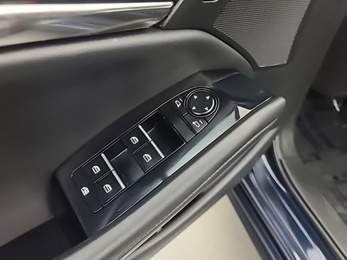 Used 2024 MAZDA MAZDA3 s FWD image 23