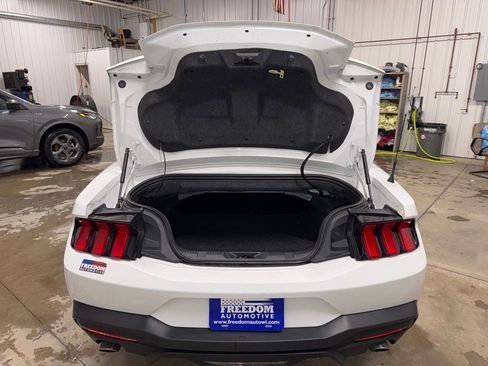 Used 2024 Ford Mustang Convertible RWD image 13