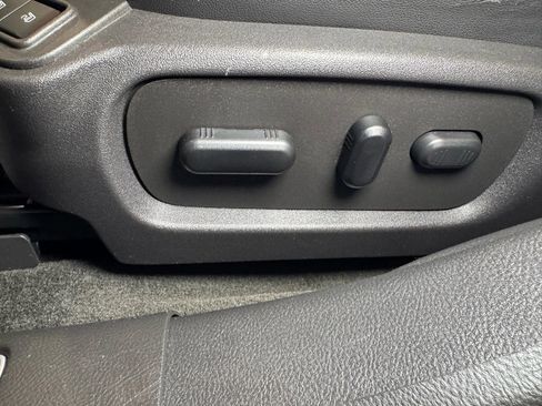 Used 2013 Ford Taurus SHO image 12