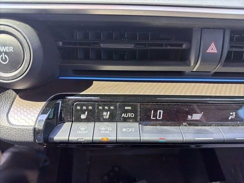 Used 2023 Toyota Prius Limited w/ Limited Premium Package FWD image 19