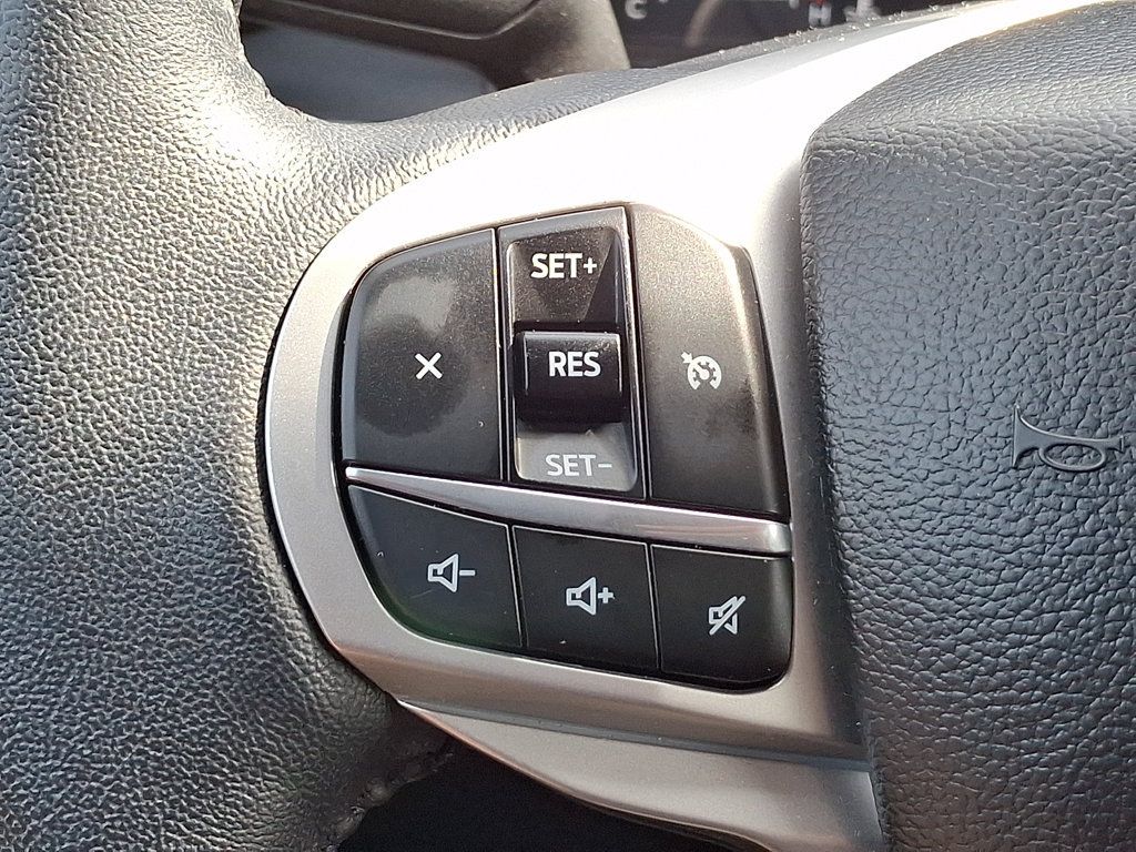 Used 2023 Ford Explorer XLT w/ Equipment Group 202A AWD/4WD image 20