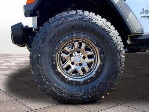 Used 2018 Jeep Wrangler Sport AWD/4WD image 9
