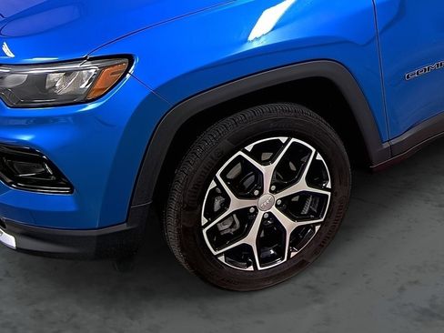 Used 2024 Jeep Compass Limited AWD/4WD image 7