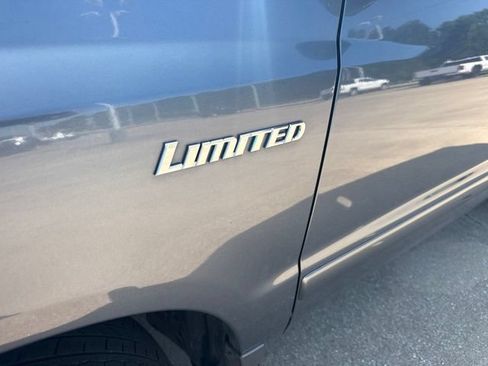 Used 2005 Toyota Highlander Limited AWD/4WD image 3