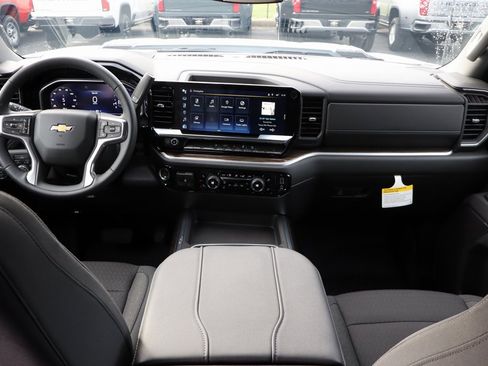 Used 2026 Chevrolet Silverado 2500 LT image 14