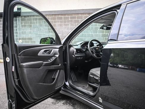 Used 2019 Chevrolet Traverse LS w/ LPO, Floor Liner Package AWD/4WD image 7