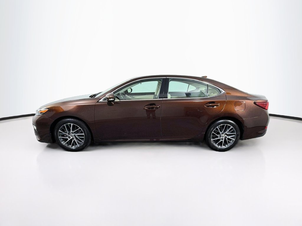 Used 2017 Lexus ES 350 w/ Luxury Package FWD image 4