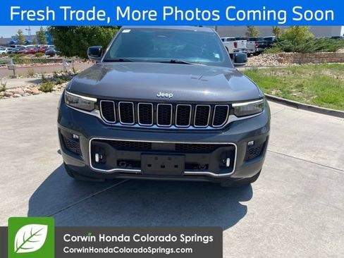 Used 2025 Jeep Grand Cherokee Overland w/ Luxury Tech Group IV AWD/4WD image 2