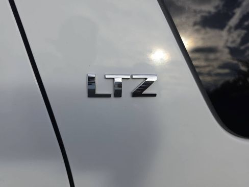 Used 2010 Chevrolet Tahoe LTZ AWD/4WD image 31